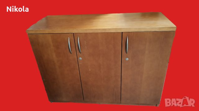 Шкаф с три врати естествен форнир с ключалки и рафтове 122/45/92см