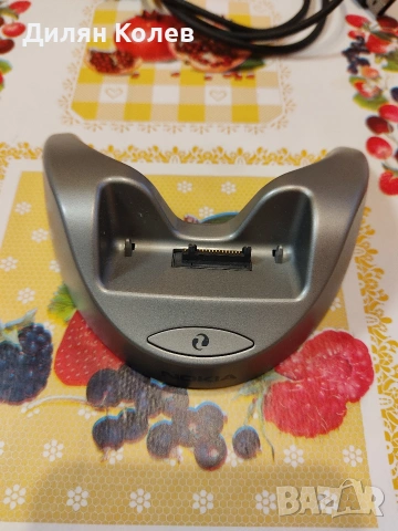 Продавам база за Nokia 9500 communicator 