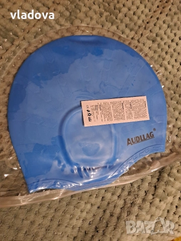 шапка за плуване