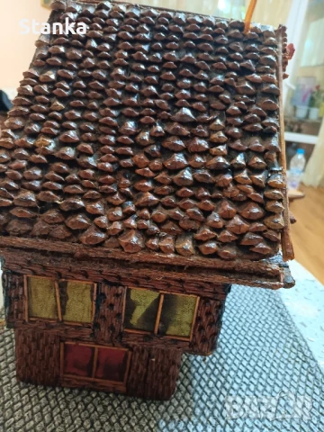 Дървена къщичка  от шишарки, снимка 3 - Декорация за дома - 50412432