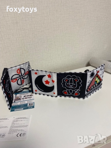 Сензорна черно-бяла книжка за бебе, Kruzzel 26461, снимка 11 - Образователни игри - 52475295