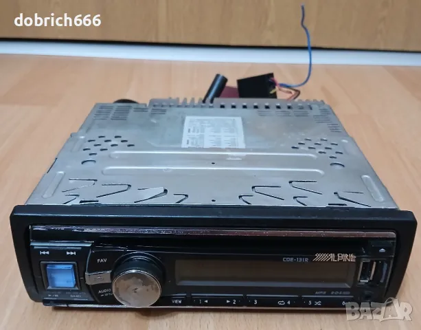 CD USB Alpine CDE-131R радио за кола с флашка диск аукс 4x50W, снимка 5 - Аксесоари и консумативи - 47476115