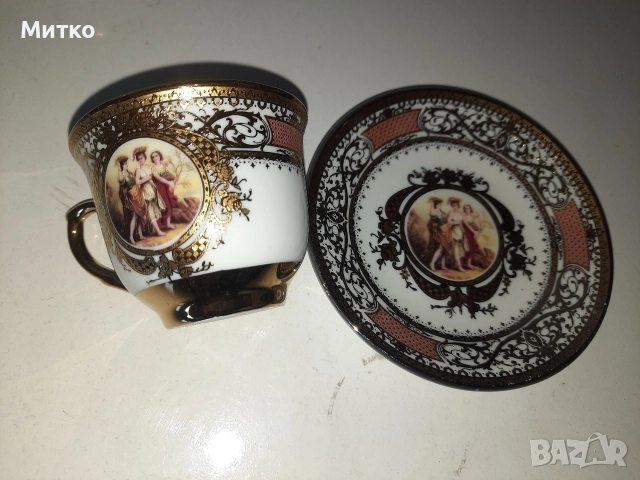 Луксозен сервиз за кафе от фин порцелан ръчно рисуван със златен кант, снимка 5 - Сервизи - 52868005