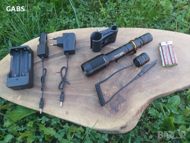 Мощен акумулаторен LED фенер за оръжие,дистанционен спусък, снимка 2 - Екипировка - 50672909