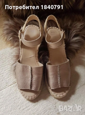 Marks & Spencer златисти сандали на платформа №40, снимка 2 - Сандали - 53450256