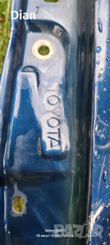 Продавам преден десен калник Toyota  Verso, снимка 2 - Части - 53558117