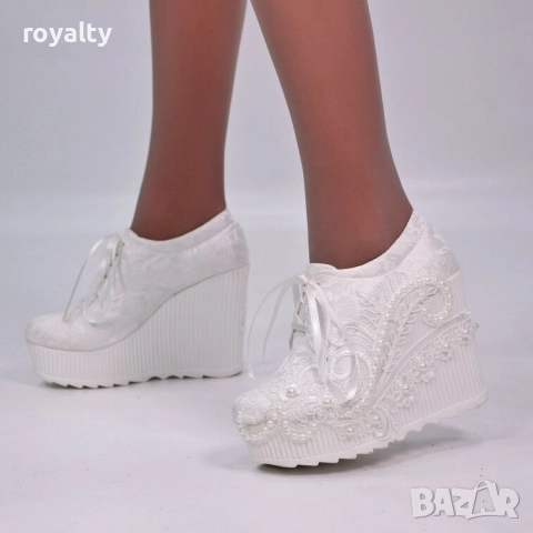 Обувки на платформа - бели, снимка 2 - Дамски елегантни обувки - 52074078
