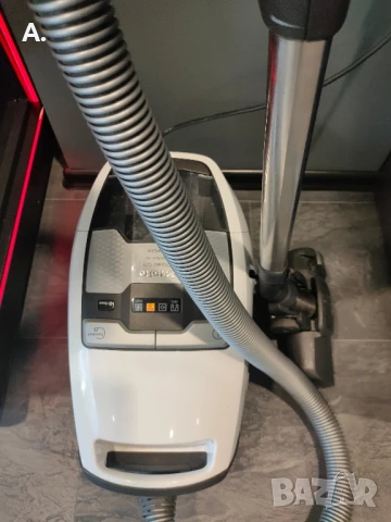 Продавам прахосмукачка в много добро състояние Миеле., снимка 11 - Прахосмукачки - 51386723