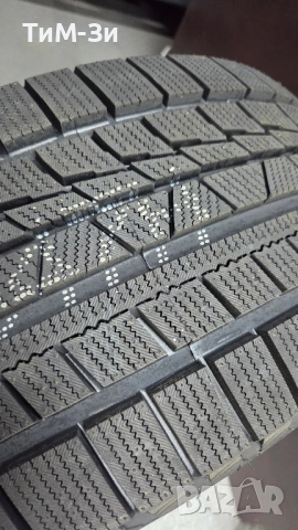 Зимни гуми 245/45R18, снимка 3 - Гуми и джанти - 52697860