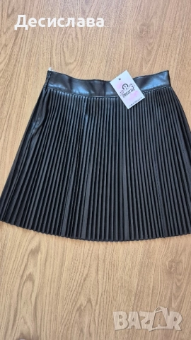 НОВА кожена пола, с етикет, М размер