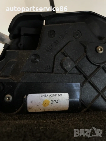 Преден десен заключващ механизъм на врата за Mazda 3 1.6 Бензин 16V (2005) 9240032