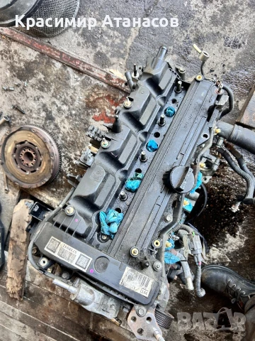 11201-0R042. Капак клапани за Тойота Авенсис T27. Дизел