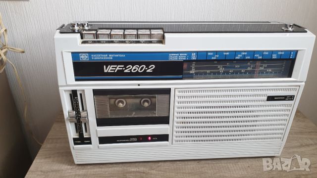 Радиокасетофон ВЕФ, снимка 1 - Антикварни и старинни предмети - 46374584