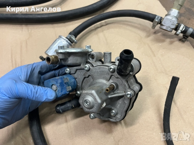 Газов инжекцион за 4-цилиндъра, снимка 2 - Части - 52344535