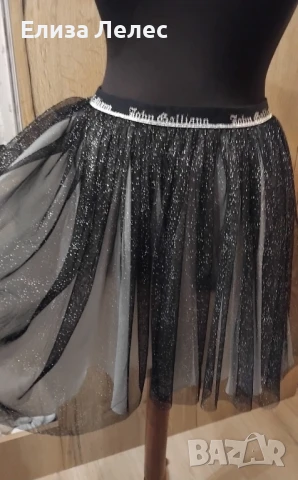 John Galliano детска пола, снимка 2 - Детски комплекти - 50902023