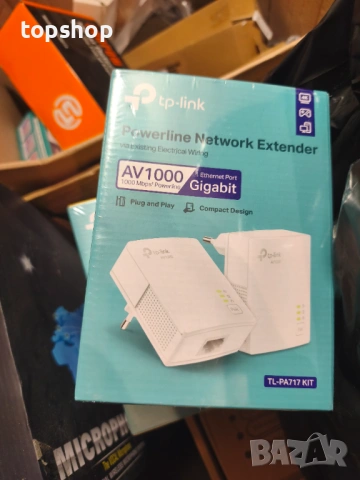 Чисто нов запечатан в целофан Powerline адаптер TP-Link TL-PA7017 KIT AV1000, 1000 Mbps, до 300м ..., снимка 2 - Кабели и адаптери - 53877154