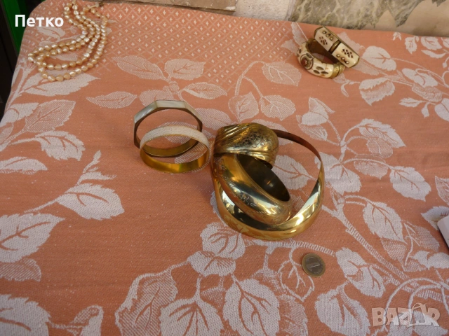 Стари бронзови  гривни, снимка 5 - Антикварни и старинни предмети - 53133471