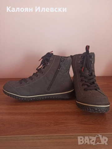Зимни обувки Rieker, снимка 2 - Дамски боти - 53589925