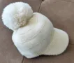 Нова шапка с козирка и пух - бяла с помпон , снимка 1