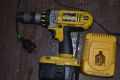 Винтоверт dewalt dc925 комплект с батерия и зарядно, снимка 2