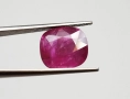Пурпорно червен естествен рубин с рядка големина 4.26кт.! Сертифициран! Нов!, снимка 2