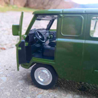 Модел-играчка УАЗ-452 в мащаб 1:24, снимка 4 - Колекции - 44280146