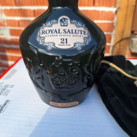 Royal Salute 21-празно шише за колекция , снимка 3 - Колекции - 44938896