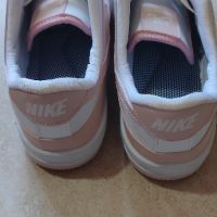 Дамски маратонки Nike, снимка 1 - Маратонки - 45493122