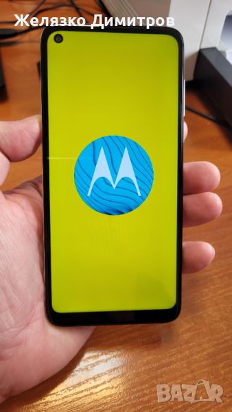 Motorola Moto G8 бял, снимка 1