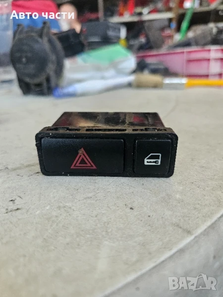 Бутон аварийни светлини BMW E46 1.8 i 61.31-8368920, снимка 1