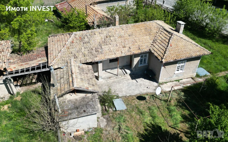 Тухлена Къща В Центъра На С. Здравец – 8670, снимка 1