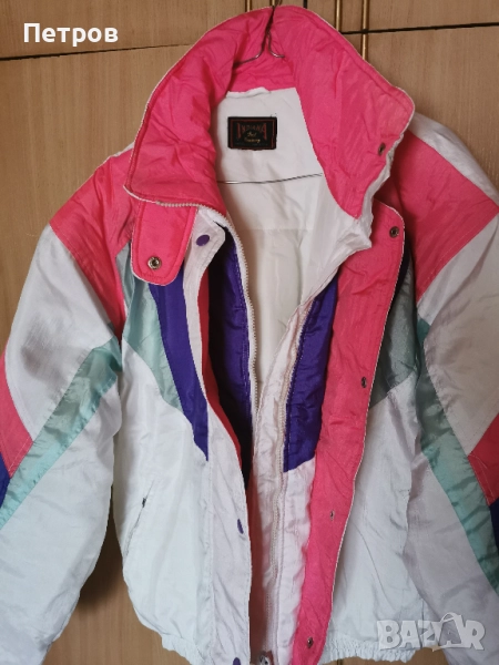 Дамско яке олекотено бяло с много цветове.Размер М.40 лева.Може коментар на цената., снимка 1