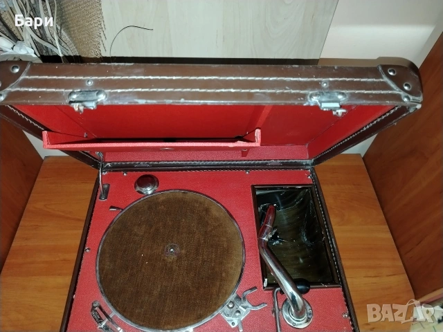 Стар преносим грамофон с манивела ELITE, снимка 3 - Колекции - 53028169