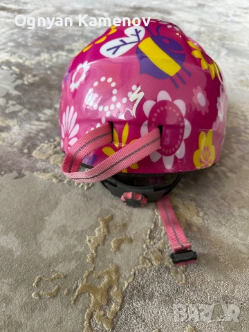 Детска каска Specialized 44-52 cm, снимка 2 - Аксесоари за велосипеди - 54053838