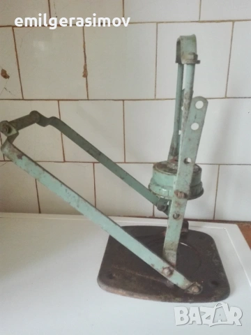 Машинка за буркани , газена лампа , маша (дилаф)., снимка 4 - Антикварни и старинни предмети - 40134128