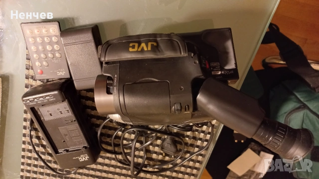 Дигитална VHS видеокамера JVC, снимка 3 - Камери - 53768982