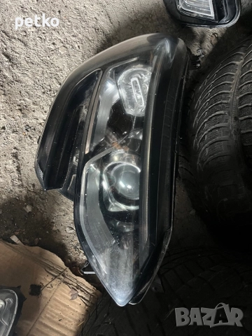 Продавам десен фар за Рено Меган 2018 