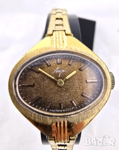Винтидж съветски дамски часовник LUCH - кал. 1800 - позлатен - текстуриран кафяв циферблат, снимка 3 - Други ценни предмети - 53658406