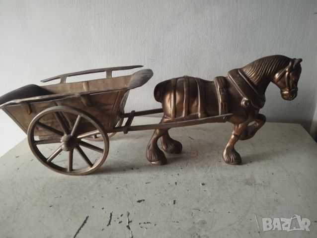Месингова статуетка-кон с каруца, снимка 1 - Други ценни предмети - 46361057