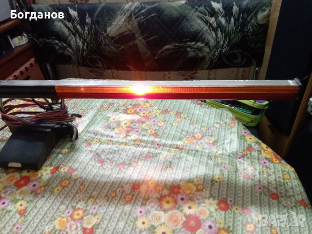 ГОЛЯМ ТРЕТИ СТОП  И ЖЪЛТА ЗА МИГАЧИ СЪС СТОЙКА , снимка 2 - Аксесоари и консумативи - 51911475