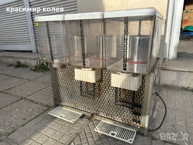 италианска професионална машина за охлаждане на сок или айран, снимка 7 - Обзавеждане за заведение - 52898575