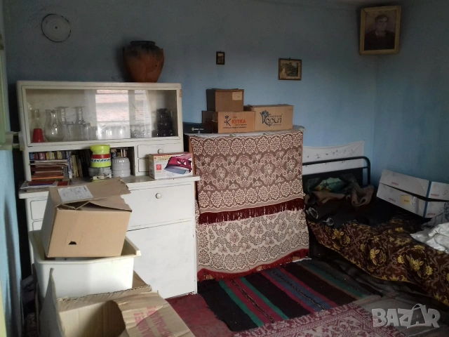 Двуетажна стара къща с. Черничево , снимка 13 - Къщи - 41866640