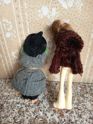 Хубавици баба Яга тийнейджърка и чантичка, снимка 6 - Фигурки - 53565215