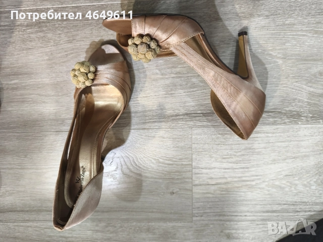 нови обувки, снимка 2 - Дамски обувки на ток - 52406299