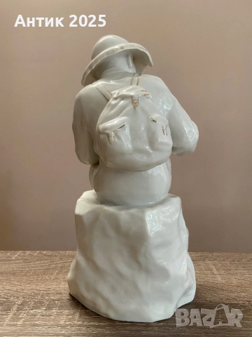 Порцеланова статуетка „Млад геолог“, снимка 4 - Антикварни и старинни предмети - 52409082