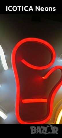 🥊 LED Неонова Червена Ръкавица с Бели и Жълти Крила | ICOTICA, снимка 6 - Лед осветление - 53513142