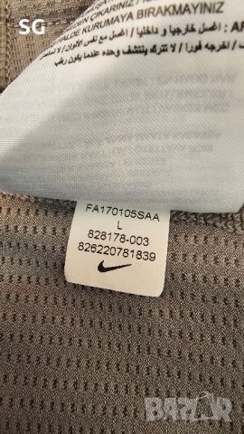 Тениска Nike Pro , снимка 2 - Тениски - 45342243