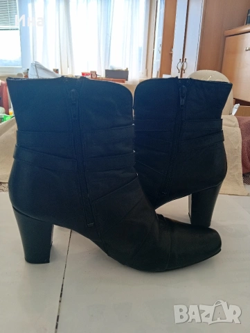 Черни ботушки на JANET D естествена кожа, снимка 4 - Дамски боти - 53705220