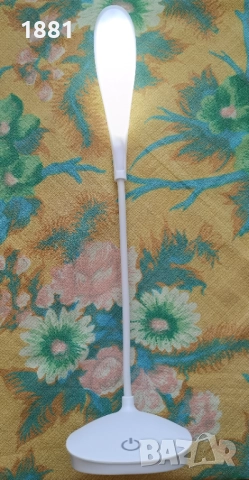 Настолна LED лампа с вградена презареждаща батерия 5W и гъвкаво рамо. Бяла светлина. Нова.