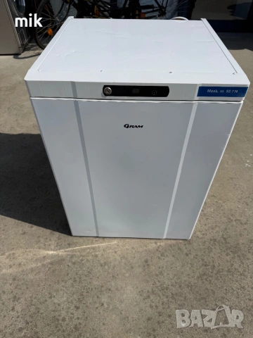 Професионален Малък хладилник Gram, снимка 5 - Хладилници - 53970483